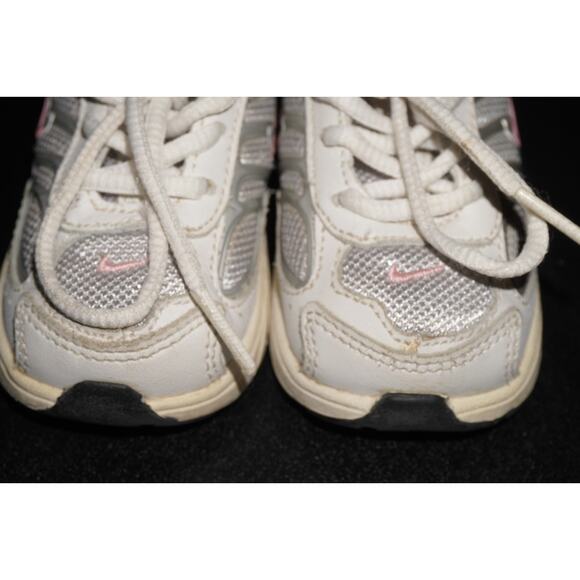 Nike Baby Girls Sneakers White Pink Silver Mesh Running Shoes Size 4C Vintage 20 - Picture 4 of 8